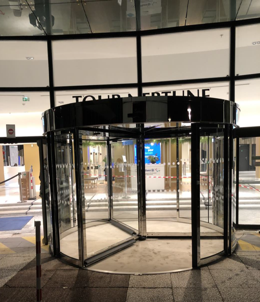 TOUR NEPTUNE COURBEVOIE TQ FREE FLOW